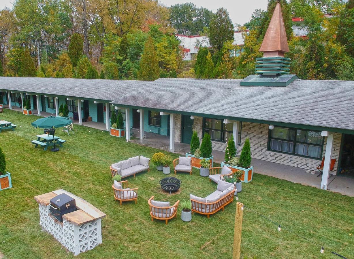 New Ashford The Springs Motel מראה חיצוני תמונה